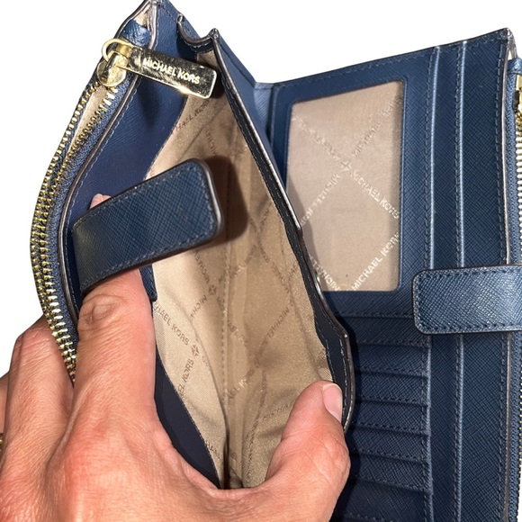 Michael Kors Jet Set Wristlet Wallet Saffiano Leather Navy Blue Minimalist Y2K - Picture 4 of 5